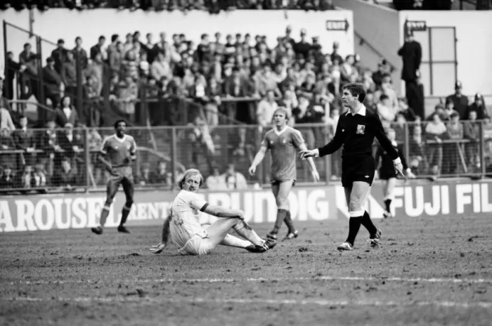 Framed Print : English League Division One match at Elland Road. Leeds United 1 v Nottingham Forest 1 Framed Print : English League Division One match at Elland Road. Leeds United 1 v Nottingham Forest 1