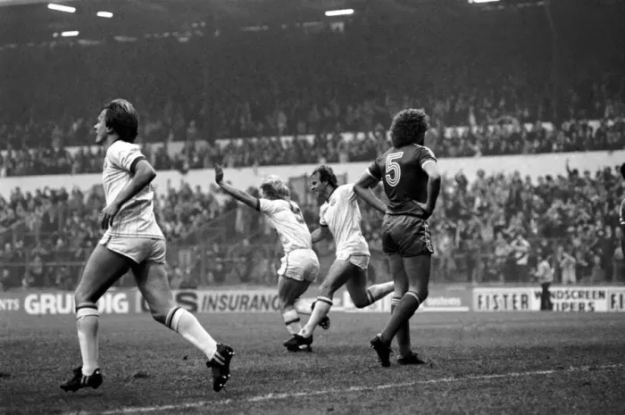 Framed Print : English League Division One match at Elland Road. Leeds United 1 v Notts County 0 Framed Print : English League Division One match at Elland Road. Leeds United 1 v Notts County 0