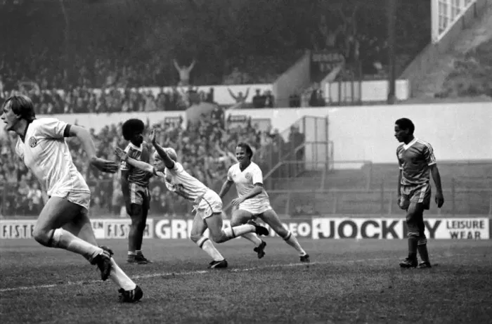 Framed Print : English League Division One match at Elland Road. Leeds United 1 v Notts County 0