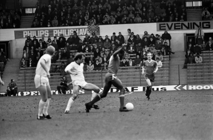 Framed Print : English League Division One match at Elland Road. Leeds United 1 v Nottingham Forest 1