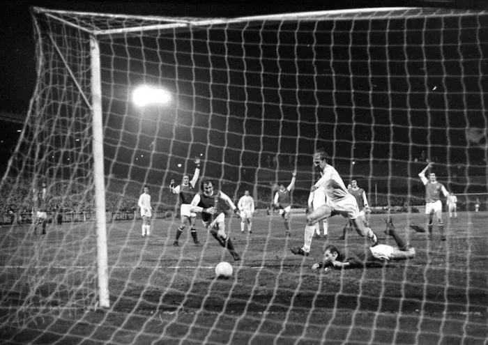 Framed Print : English League Division One match at Elland Road Leeds United 1 v Arsenal 0