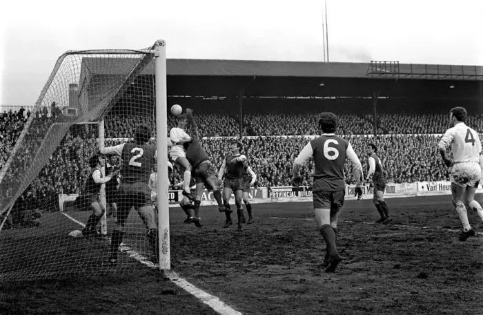 Framed Print : English League Division One match at Elland Road Leeds United 2 v Sheffield Framed Print : English League Division One match at Elland Road Leeds United 2 v Sheffield