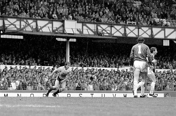 English League Division One match. Everton 1 v Ipswich Town 1. May 1983 MF11-28-099