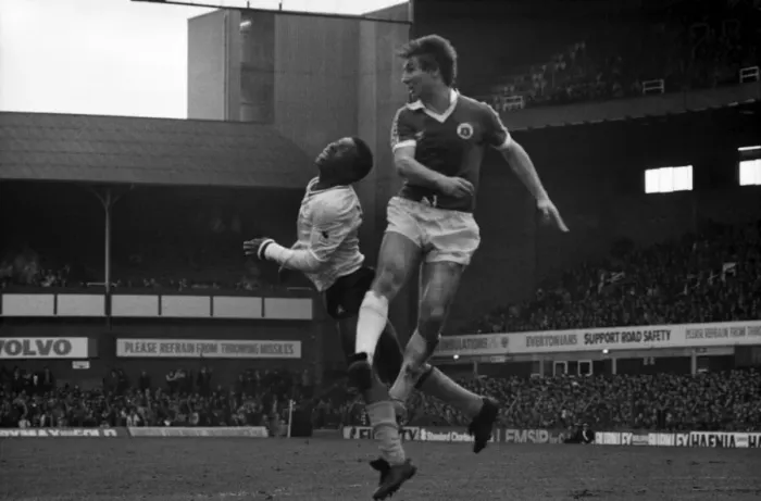 Framed Print : English League Division One match at Goodison Park. Everton 1 v Tottenham Hotspur 1 Framed Print : English League Division One match at Goodison Park. Everton 1 v Tottenham Hotspur 1