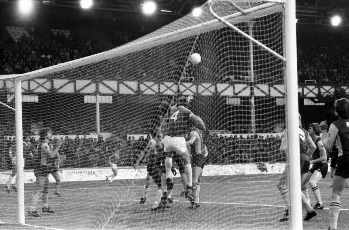 Framed Print : English League Division One match at Goodison Park. Everton 2 v Aston Villa 0