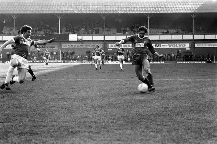 Framed Print : English League Division One match at Goodison Park. Everton 2 v Middlesbrough 0 Framed Print : English League Division One match at Goodison Park. Everton 2 v Middlesbrough 0