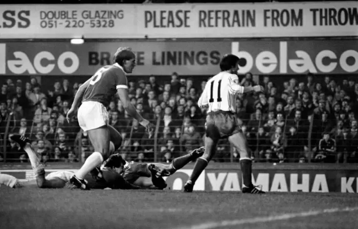 Framed Print : English League Division One match at Goodison Park. Everton 1 v Sunderland 2 Framed Print : English League Division One match at Goodison Park. Everton 1 v Sunderland 2