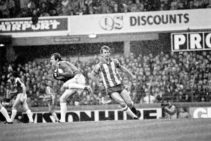 Framed Print : English League Division One match at Goodison Park. Everton 1 v West Bromwich Framed Print : English League Division One match at Goodison Park. Everton 1 v West Bromwich