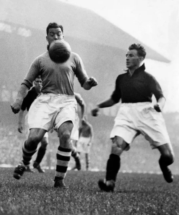 Framed Print : English League Division One match at Goodison Park. Everton 1 v Liverpool 0 Framed Print : English League Division One match at Goodison Park. Everton 1 v Liverpool 0