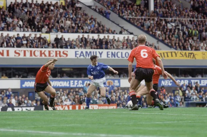 Framed Print : English League Division One match at Goodison Park. Everton 3 v Manchester United 2 Framed Print : English League Division One match at Goodison Park. Everton 3 v Manchester United 2