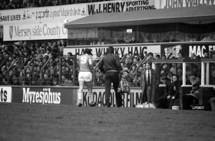 Framed Print : English League Division One match at Goodison Park. Everton 1 v Ipswich Town 0 Framed Print : English League Division One match at Goodison Park. Everton 1 v Ipswich Town 0