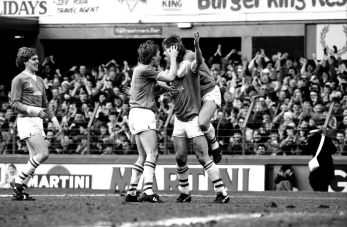 Framed Print : English League Division One match at Goodison Park. Everton 1 v Southampton 0 Framed Print : English League Division One match at Goodison Park. Everton 1 v Southampton 0