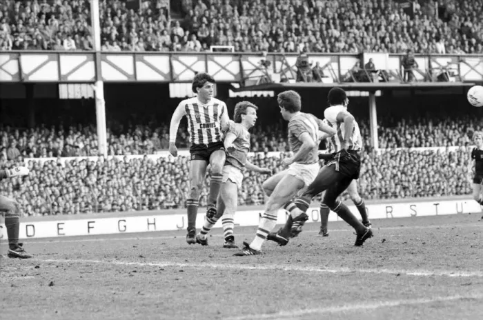 Framed Print : English League Division One match at Goodison Park. Everton 4 v Sunderland 1