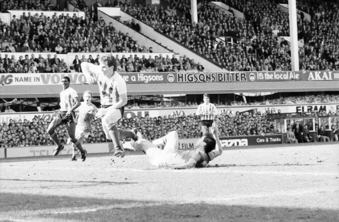 Framed Print : English League Division One match at Goodison Park. Everton 4 v Sunderland 1
