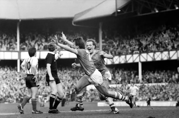 Framed Print : English League Division One match at Goodison Park. Everton 4 v Sunderland 1 Framed Print : English League Division One match at Goodison Park. Everton 4 v Sunderland 1