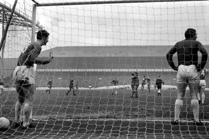 Framed Print : English League Division One match at Goodison Park Everton 0 v Liverpool 3 Framed Print : English League Division One match at Goodison Park Everton 0 v Liverpool 3