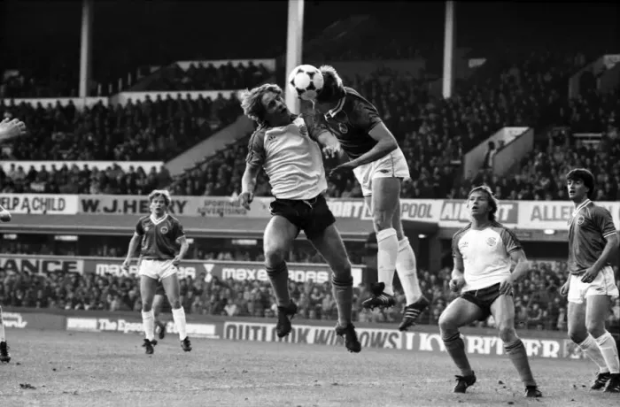 Framed Print : English League Division One match at Goodison Park Everton 5 v Luton Town 0 Framed Print : English League Division One match at Goodison Park Everton 5 v Luton Town 0