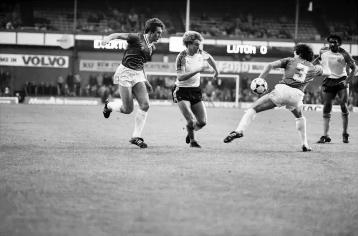 Framed Print : English League Division One match at Goodison Park Everton 5 v Luton Town 0 Framed Print : English League Division One match at Goodison Park Everton 5 v Luton Town 0