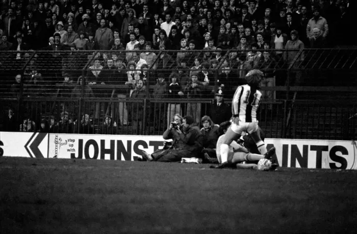 Framed Print : English League Division One match at The Hawthorns. West Bromwich Albion v Arsenal Framed Print : English League Division One match at The Hawthorns. West Bromwich Albion v Arsenal