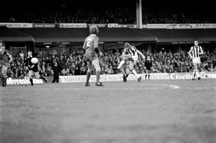 Framed Print : English League Division One match at The Hawthorns. West Bromwich Albion 0 v Liverpool 1