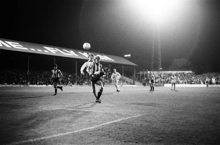 Framed Print : English League Division Three match held at Griffin Park, Brentford 1 -2 Reading Framed Print : English League Division Three match held at Griffin Park, Brentford 1 -2 Reading