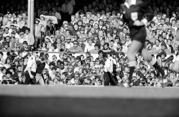 Framed Print : English League Division One match at Highbury. Arsenal 2 v Tottenham Hotspur 0 Framed Print : English League Division One match at Highbury. Arsenal 2 v Tottenham Hotspur 0