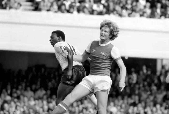 Framed Print : English League Division One match at Highbury. Arsenal 2 v Tottenham Hotspur 0 Framed Print : English League Division One match at Highbury. Arsenal 2 v Tottenham Hotspur 0