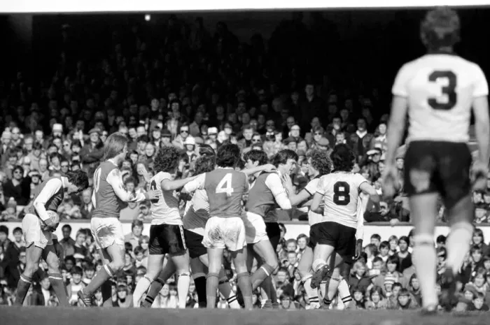 Framed Print : English League Division One match at Highbury. Arsenal 1 v Crystal Palace 1 Framed Print : English League Division One match at Highbury. Arsenal 1 v Crystal Palace 1