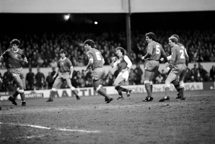 Framed Print : English League Division One match at Highbury. Arsenal 2 v Swansea City 1