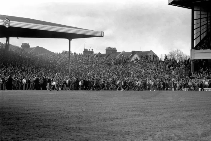 Framed Print : English League Division One match at Highbury. Arsenal 2 v West Ham United 0 Framed Print : English League Division One match at Highbury. Arsenal 2 v West Ham United 0
