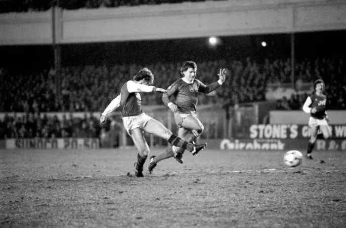 Framed Print : English League Division One match at Highbury. Arsenal 2 v Swansea City 1