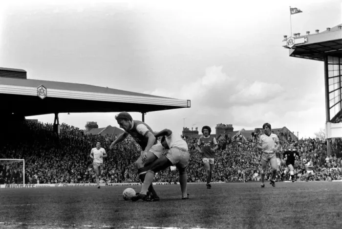 Framed Print : English League Division One match at Highbury. Arsenal 2 v West Ham United 0 Framed Print : English League Division One match at Highbury. Arsenal 2 v West Ham United 0