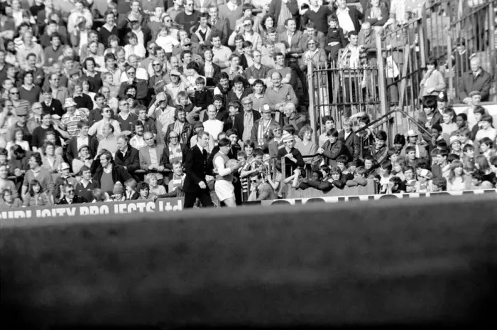 Framed Print : English League Division One match at Highbury. Arsenal 4 v Aston Villa 3