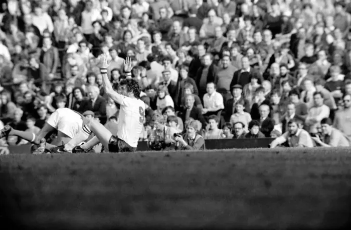 Framed Print : English League Division One match at Highbury. Arsenal 4 v Aston Villa 3 Framed Print : English League Division One match at Highbury. Arsenal 4 v Aston Villa 3
