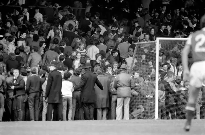 Framed Print : English League Division One match at Highbury. Arsenal 2 v West Ham United 0 Framed Print : English League Division One match at Highbury. Arsenal 2 v West Ham United 0
