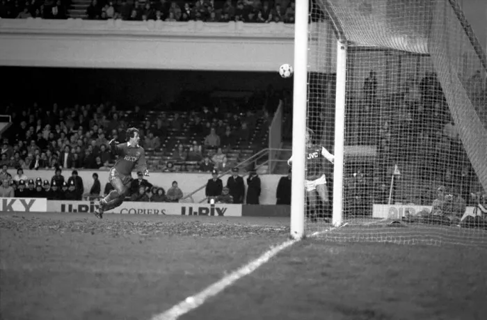 Framed Print : English League Division One match at Highbury. Arsenal 3 v Stoke City 0 Framed Print : English League Division One match at Highbury. Arsenal 3 v Stoke City 0