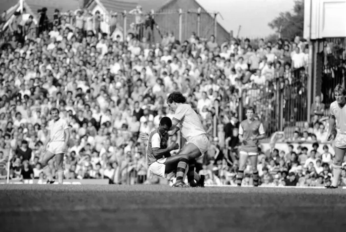 Framed Print : English League Division One match at Highbury. Arsenal 0 v Liverpool 2 Framed Print : English League Division One match at Highbury. Arsenal 0 v Liverpool 2