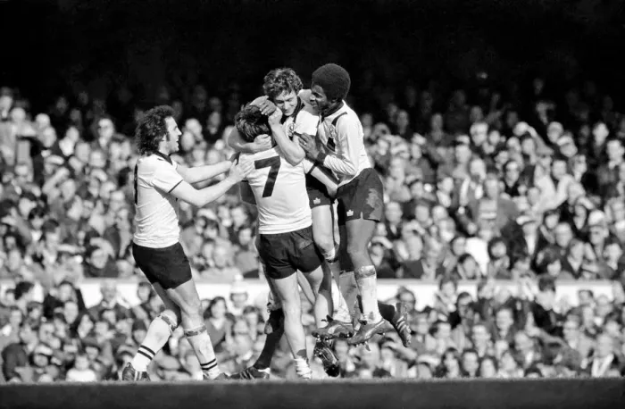 Framed Print : English League Division One match at Highbury. Arsenal 1 v Crystal Palace 1 Framed Print : English League Division One match at Highbury. Arsenal 1 v Crystal Palace 1