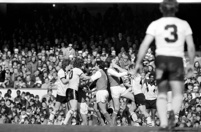 Framed Print : English League Division One match at Highbury. Arsenal 1 v Crystal Palace 1 Framed Print : English League Division One match at Highbury. Arsenal 1 v Crystal Palace 1