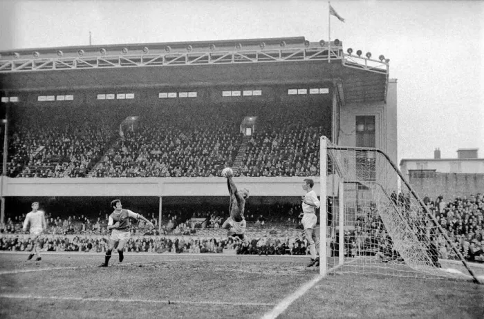 Framed Print : English League Division One match at Highbury. Arsenal 3 v Burnley 2 Framed Print : English League Division One match at Highbury. Arsenal 3 v Burnley 2