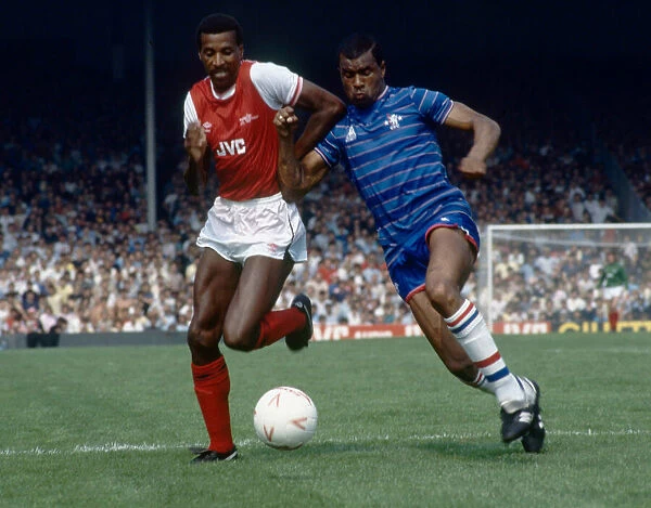 English League Division One match at Highbury. Arsenal 1 v Chelsea 1