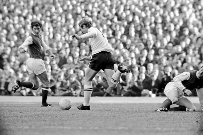 Framed Print : English League Division One match at Highbury Arsenal 4 v Derby County 0 Framed Print : English League Division One match at Highbury Arsenal 4 v Derby County 0