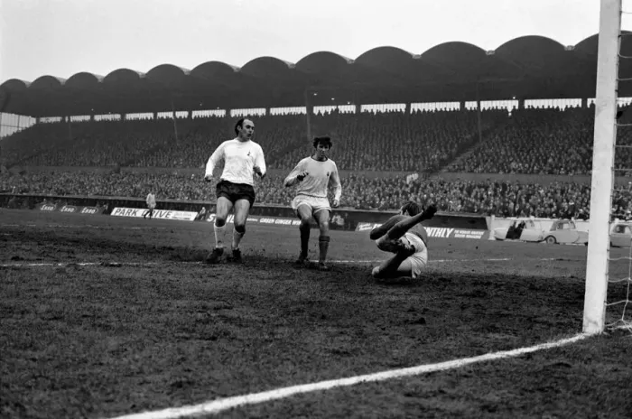 Framed Print : English League Division One match at Highfield. Coventry City 3 v Tottenham Hotspur 2 Framed Print : English League Division One match at Highfield. Coventry City 3 v Tottenham Hotspur 2
