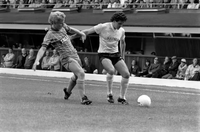 Framed Print : English League Division One match at Highfield Road Coventry City 1 v Everton 1
