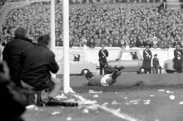 Framed Print : English League Division One match at Highfield Road Coventry City 1 v Manchester Framed Print : English League Division One match at Highfield Road Coventry City 1 v Manchester