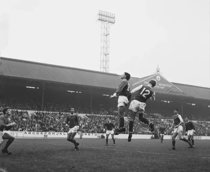 Framed Print : English League Division One match at Hillsborough. Sheffield Wednesday 1 v Framed Print : English League Division One match at Hillsborough. Sheffield Wednesday 1 v