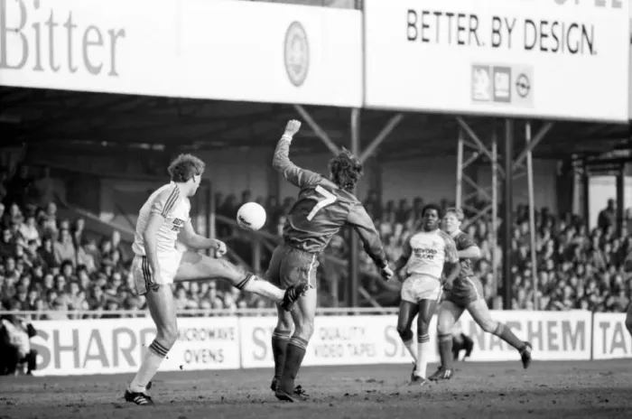 Framed Print : English League Division One match at Kenilworth Road. Luton Town 0 v Liverpool 0 Framed Print : English League Division One match at Kenilworth Road. Luton Town 0 v Liverpool 0