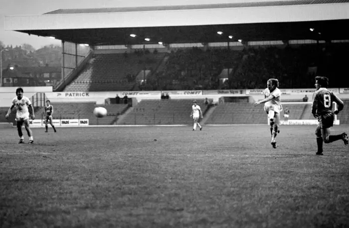 Framed Print : English League Division Two match. Leeds United 1 v Charlton Athletic 2 Framed Print : English League Division Two match. Leeds United 1 v Charlton Athletic 2