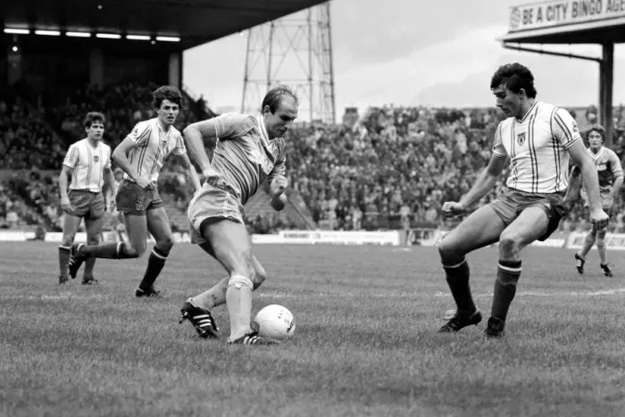 Framed Print : English League Division One match at Maine Road. Manchester City 2 v Sunderland 2