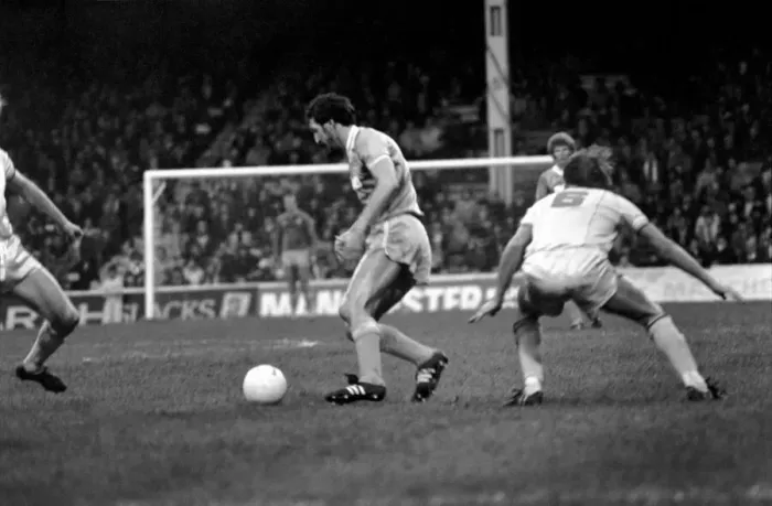 Framed Print : English League Division One match at Maine Road. Manchester City 0 v Birmingham City 0 Framed Print : English League Division One match at Maine Road. Manchester City 0 v Birmingham City 0